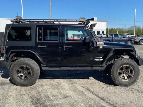 Used 2018 Jeep Wrangler Unlimited Sport S AWD/4WD image 6
