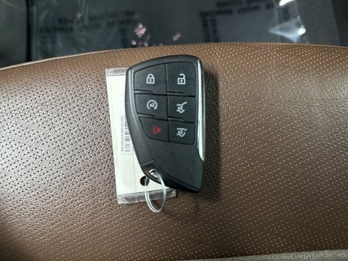 Used 2023 Chevrolet Suburban High Country image 49