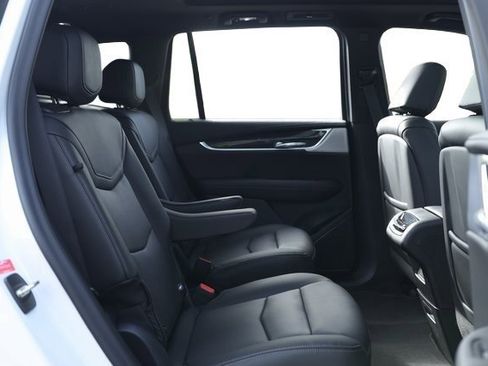 Used 2022 Cadillac XT6 Sport w/ Technology Package image 15