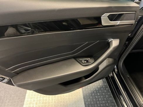 Certified 2022 Volkswagen Arteon SE image 17