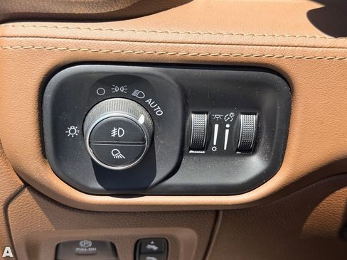 Used 2019 RAM 1500 Limited w/ Off Road Group AWD/4WD image 11