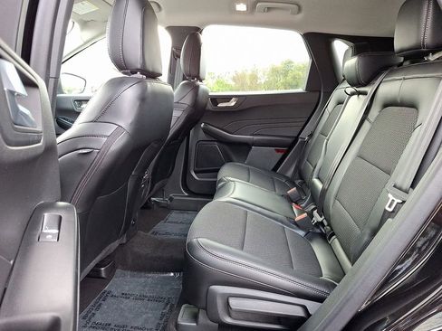 Used 2025 Ford Escape SE image 10