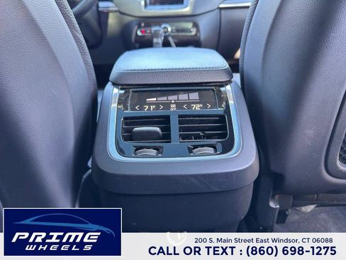 Used 2016 Volvo XC90 T6 Momentum w/ Momentum Plus Package image 17