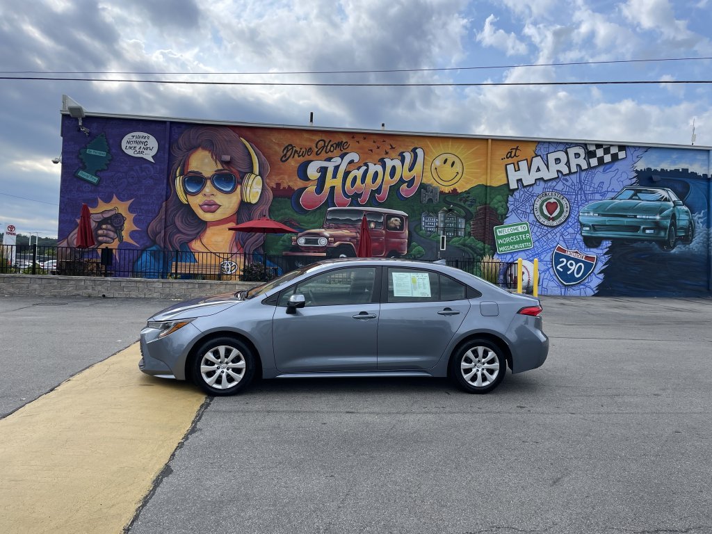 Used 2024 Toyota Corolla LE FWD image 2
