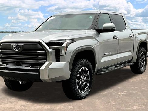 Used 2025 Toyota Tundra Limited AWD/4WD image 4