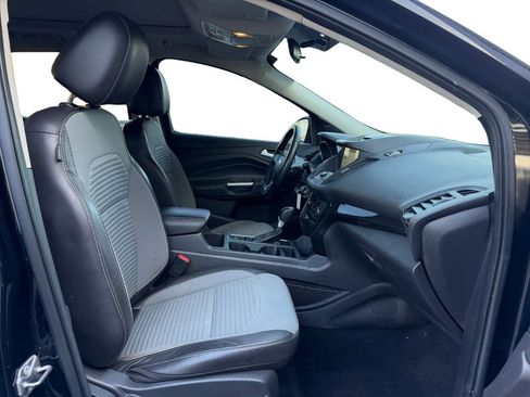 Used 2017 Ford Escape SE w/ Equipment Group 201A image 17