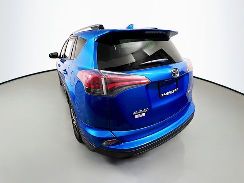 Used 2017 Toyota RAV4 LE image 8