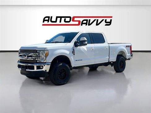 Used 2017 Ford F250 Lariat w/ Lariat Value Package image 3