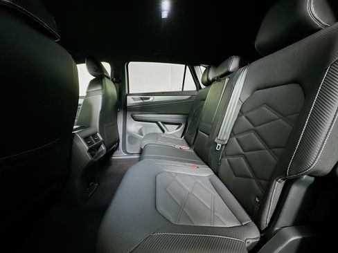 Used 2024 Volkswagen Atlas Cross Sport SE image 27