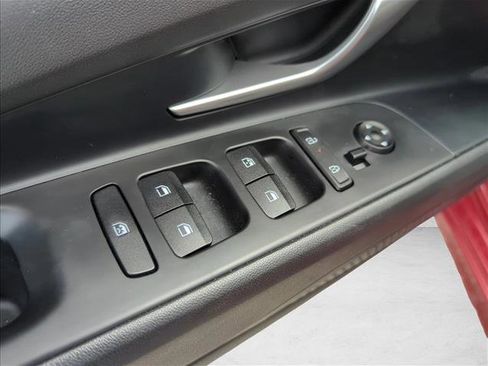 Used 2024 Hyundai Elantra SEL image 11