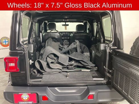 Used 2021 Jeep Wrangler Unlimited Sahara image 21