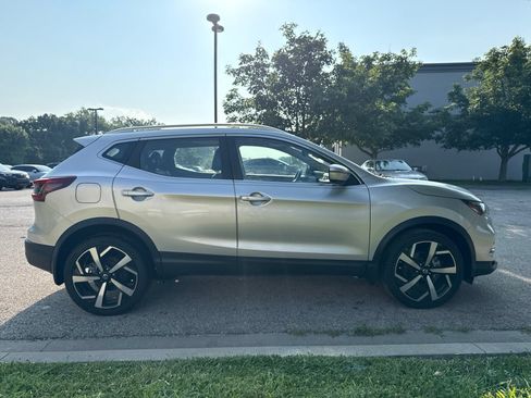 Used 2021 Nissan Rogue Sport SL w/ Premium Package AWD/4WD image 4