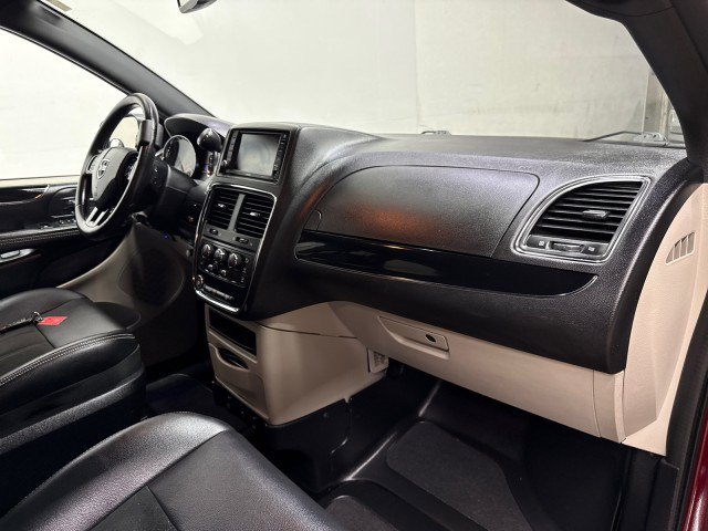 Used 2019 Dodge Grand Caravan SXT FWD image 27