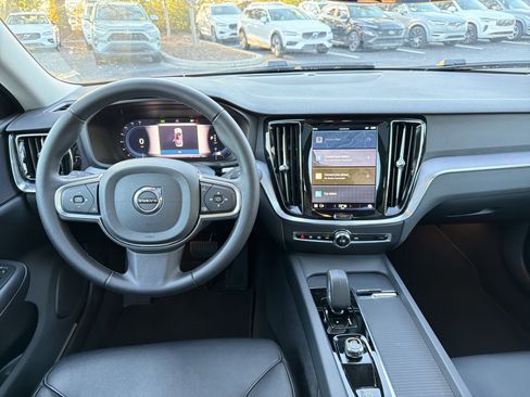 Certified 2024 Volvo S60 B5 Core image 30