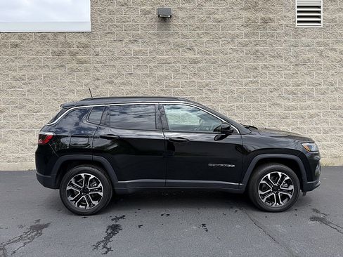 Used 2024 Jeep Compass Limited w/ Sun and Sound Group AWD/4WD image 2