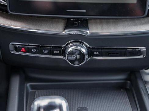 New 2026 Volvo XC60 B5 Plus w/ Protection Package Premier image 24