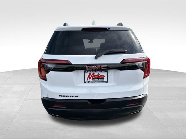 Used 2023 GMC Acadia SLT w/ Elevation Edition FWD image 7