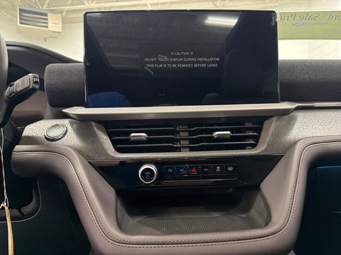 New 2026 Ford Explorer Platinum image 22