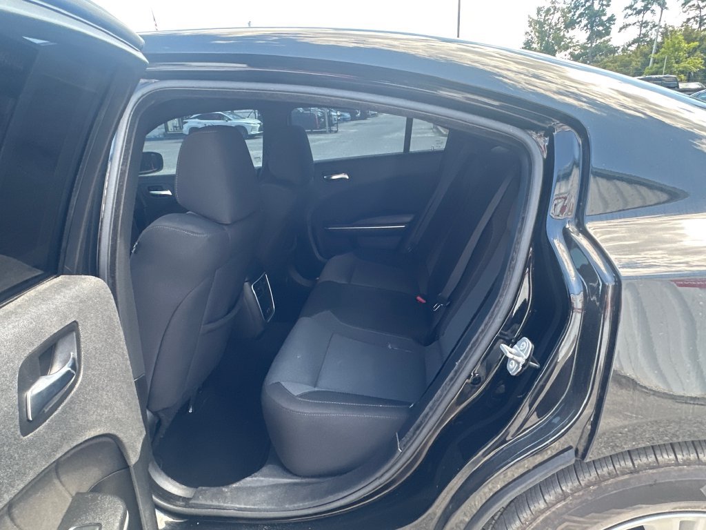 Used 2020 Dodge Charger SXT RWD image 11