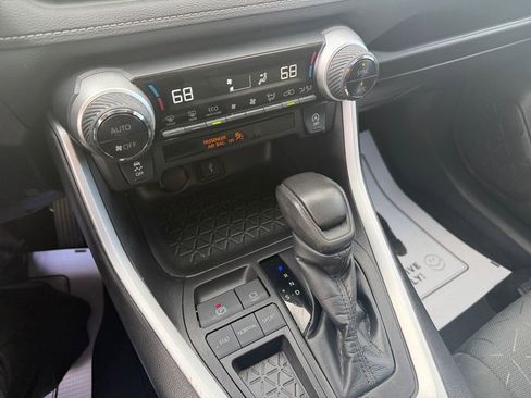 Used 2021 Toyota RAV4 XLE w/ Convenience Package image 23