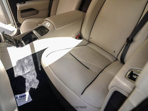 Used 2017 Rolls-Royce Wraith RWD image 53