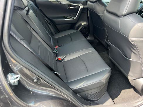 Used 2022 Toyota RAV4 Limited AWD/4WD image 15