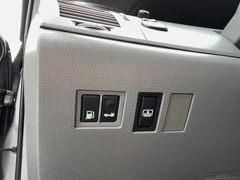 Used 2008 Toyota Avalon Limited FWD image 29