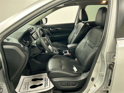 Used 2020 Nissan Rogue SL w/ Premium Package image 9