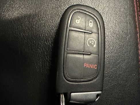 Used 2022 Jeep Cherokee Trailhawk AWD/4WD image 18