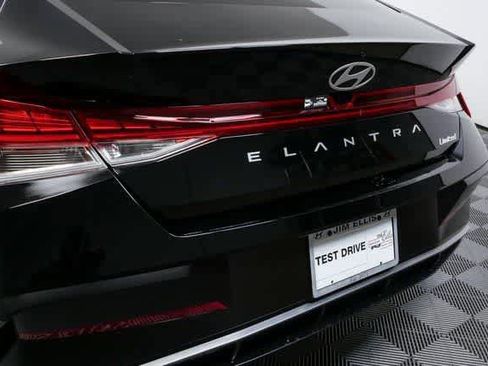 New 2026 Hyundai Elantra Limited image 26
