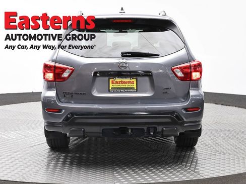 Used 2020 Nissan Pathfinder SL AWD/4WD image 6