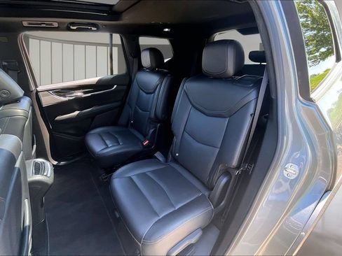 Used 2025 Cadillac XT6 Premium Luxury AWD/4WD image 28