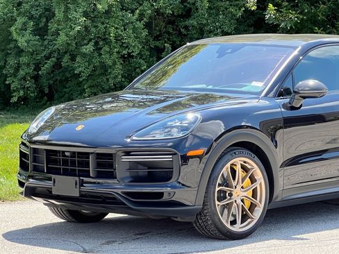 Used 2022 Porsche Cayenne Turbo GT AWD/4WD image 13