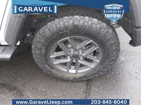Used 2025 Jeep Wrangler Sport S image 26