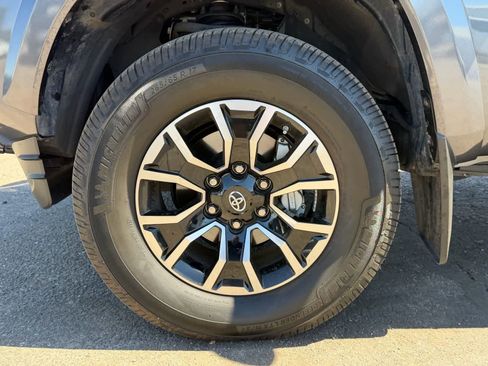 Used 2020 Toyota Tacoma TRD Sport w/ TRD Premium Sport Package image 7