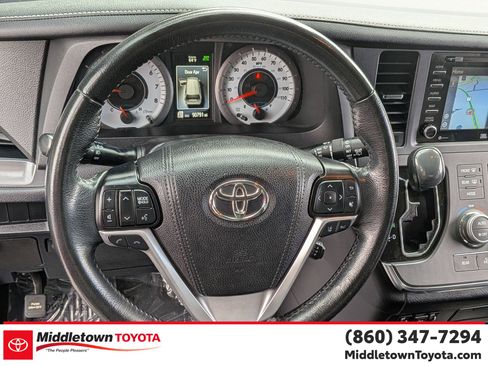 Certified 2019 Toyota Sienna SE w/ SE Preferred Package image 17