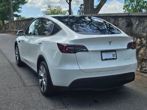 Used 2023 Tesla Model Y Long Range image 13