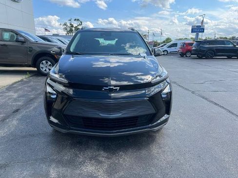 Used 2023 Chevrolet Bolt EUV LT w/ Driver Confidence Package FWD image 2