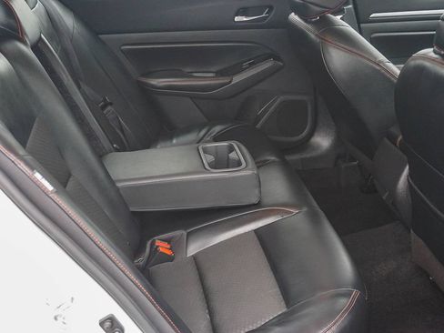Used 2024 Nissan Altima 2.5 SR FWD image 14