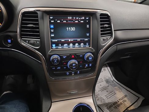 Used 2014 Jeep Grand Cherokee Limited w/ Trailer Tow Group IV image 17