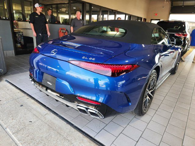 Used 2022 Mercedes-Benz SL 55 AMG 4MATIC image 6
