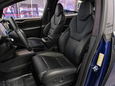 Used 2018 Tesla Model X 75D image 33