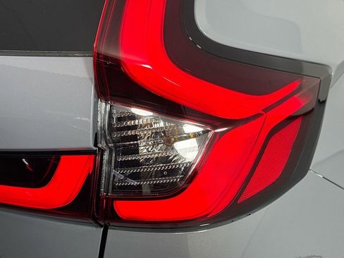Used 2025 Honda CR-V EX image 11