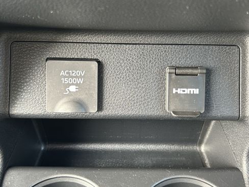 Used 2021 Toyota Sienna Platinum AWD/4WD image 21