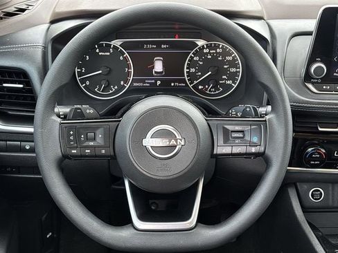 Used 2022 Nissan Rogue SV image 10