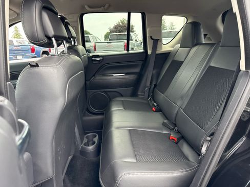 Used 2015 Jeep Compass Latitude AWD/4WD image 19
