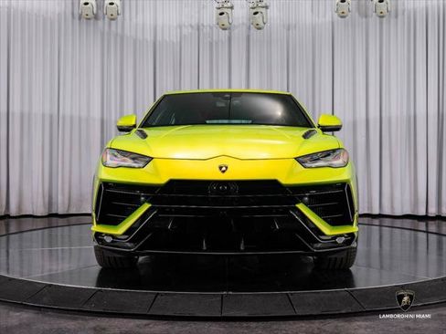 Used 2024 Lamborghini Urus Performante AWD/4WD image 2