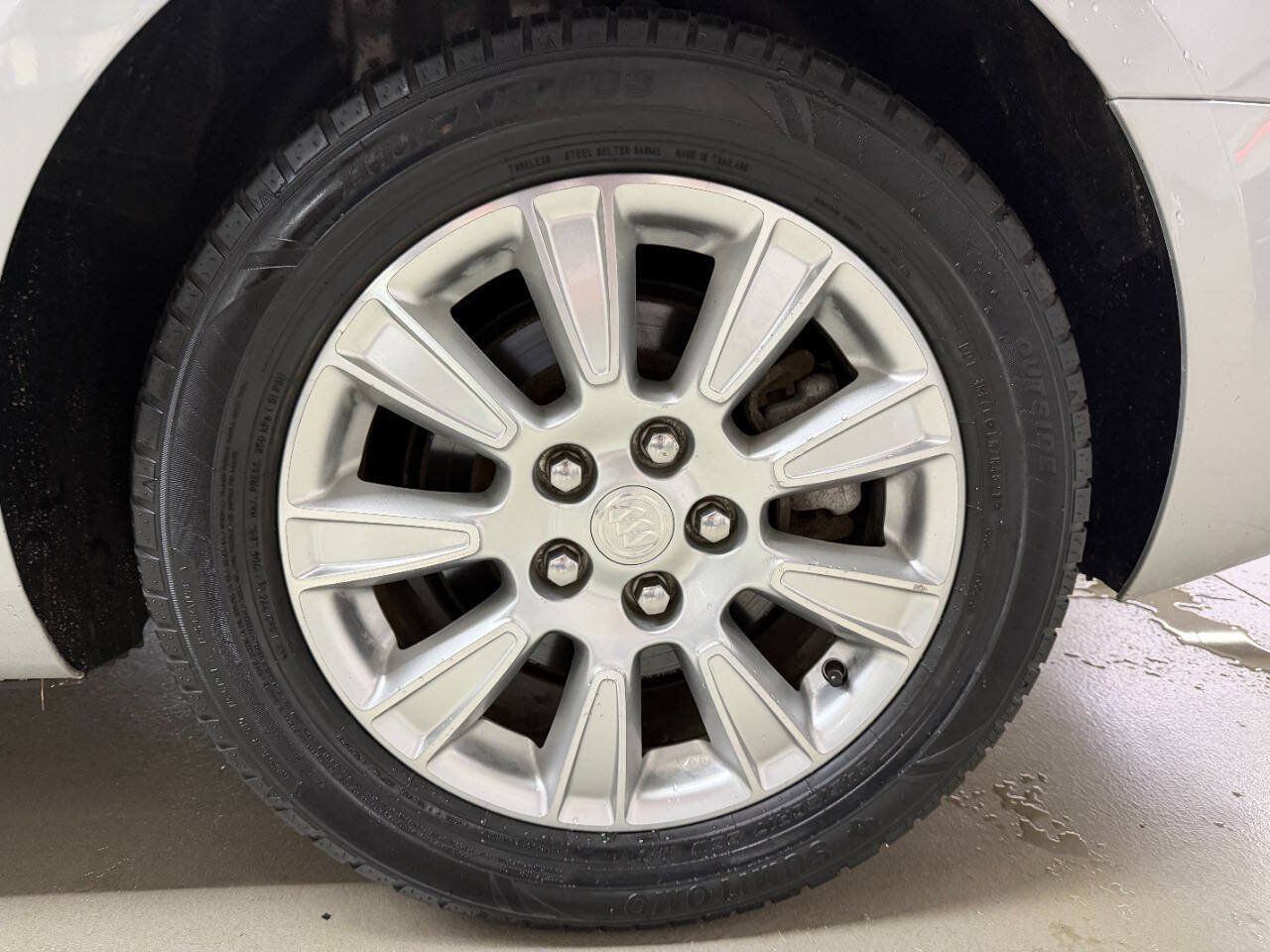 Used 2013 Buick LaCrosse FWD image 28