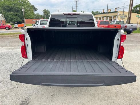 Used 2021 Chevrolet Silverado 1500 High Country w/ Technology Package RWD image 10