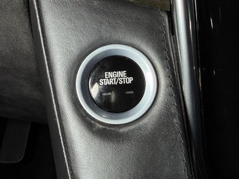 Used 2017 Cadillac Escalade Platinum RWD image 43